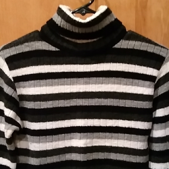 COPY - Ladies sweater - Picture 3 of 4